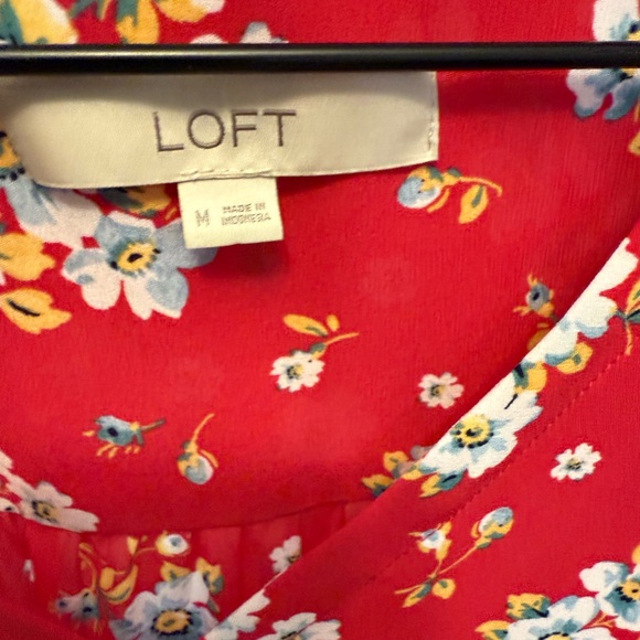 Loft Red Floral Print Blouse Top with Ruffle Flutter Sleeves M - Picture 6 of 6